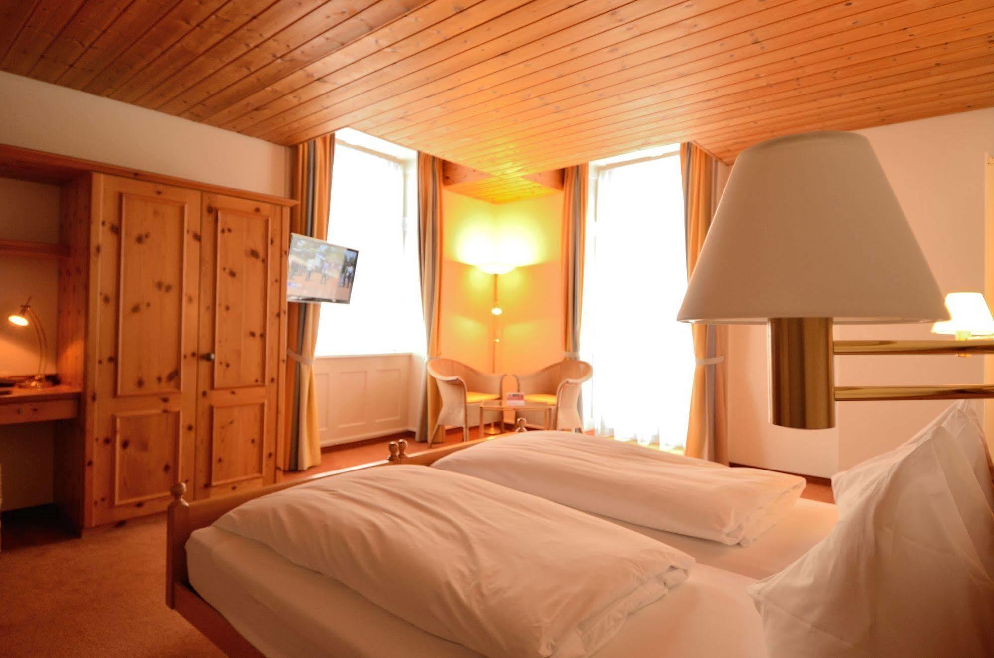 Sunstar Hotel Φιλμς Εξωτερικό φωτογραφία