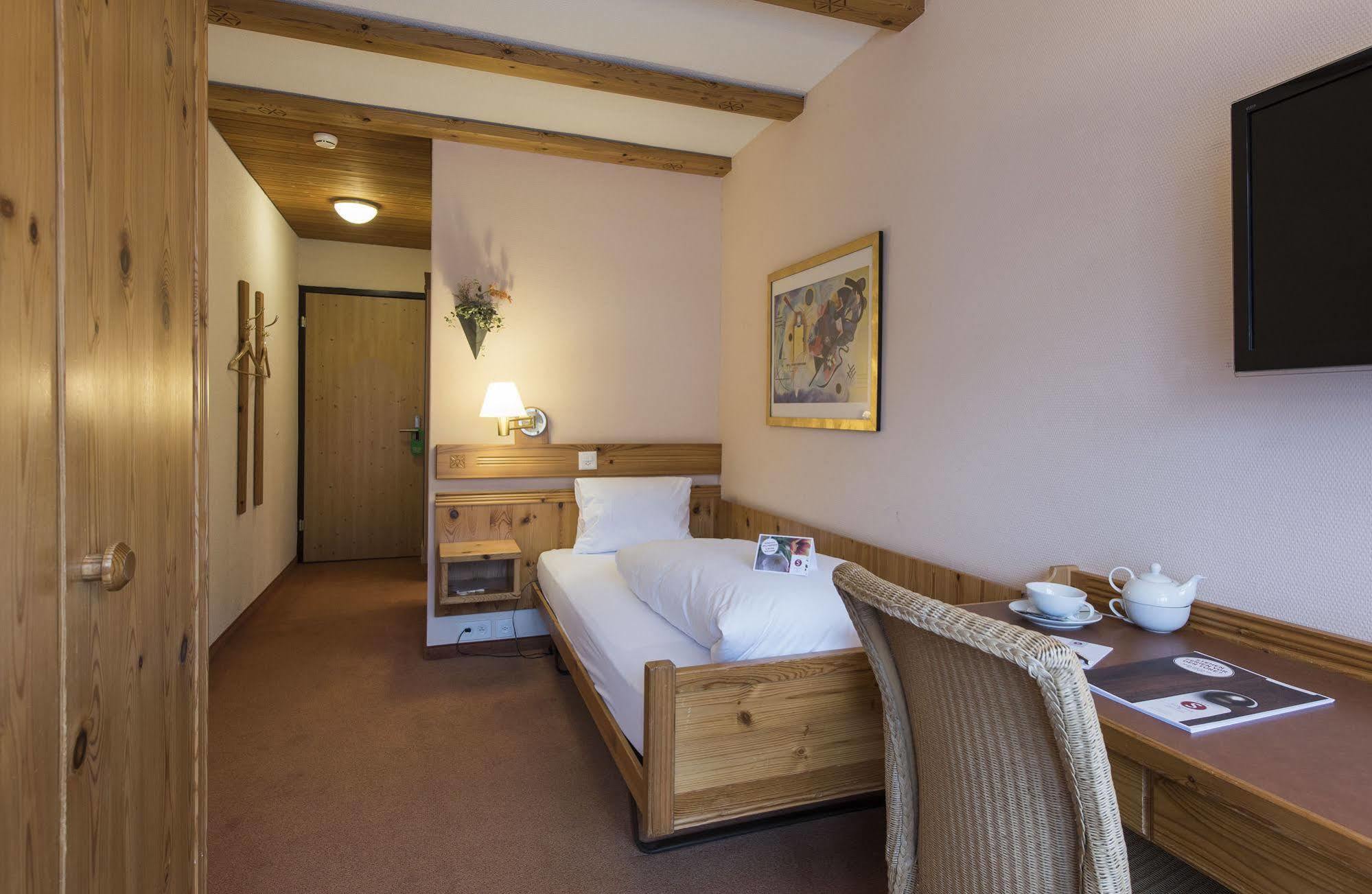 Sunstar Hotel Φιλμς Εξωτερικό φωτογραφία